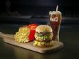 MCD00001_BigMac_bev_C_glass_fr_LgS