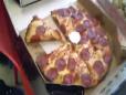 Peanut Tillman samples Domino's Handmade Pan Pizza