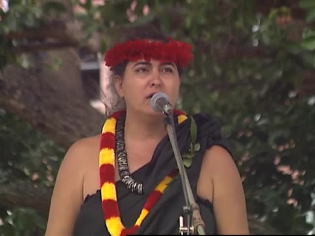 Lilikalā Kameʻelehiwa speaks at ʻOnipaʻa 1/17/1993