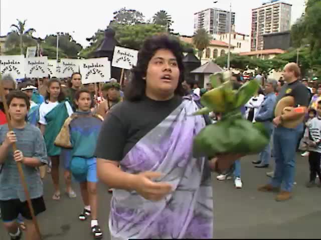 ʻOnipaʻa march to ʻIolani Palace 1/17/1993