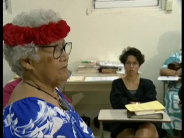 Lilia Wahinemaikaʻi Hale [Mama Hale] Hawaiian language class at Windward Community College 11/29/95 tape 1