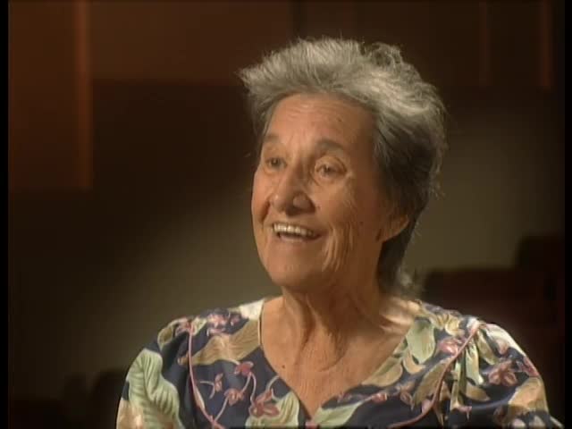 Interview with Kumu Hoakalei Kamauʻu, Mabel Smyth Auditorium 10/29/97 tape 3